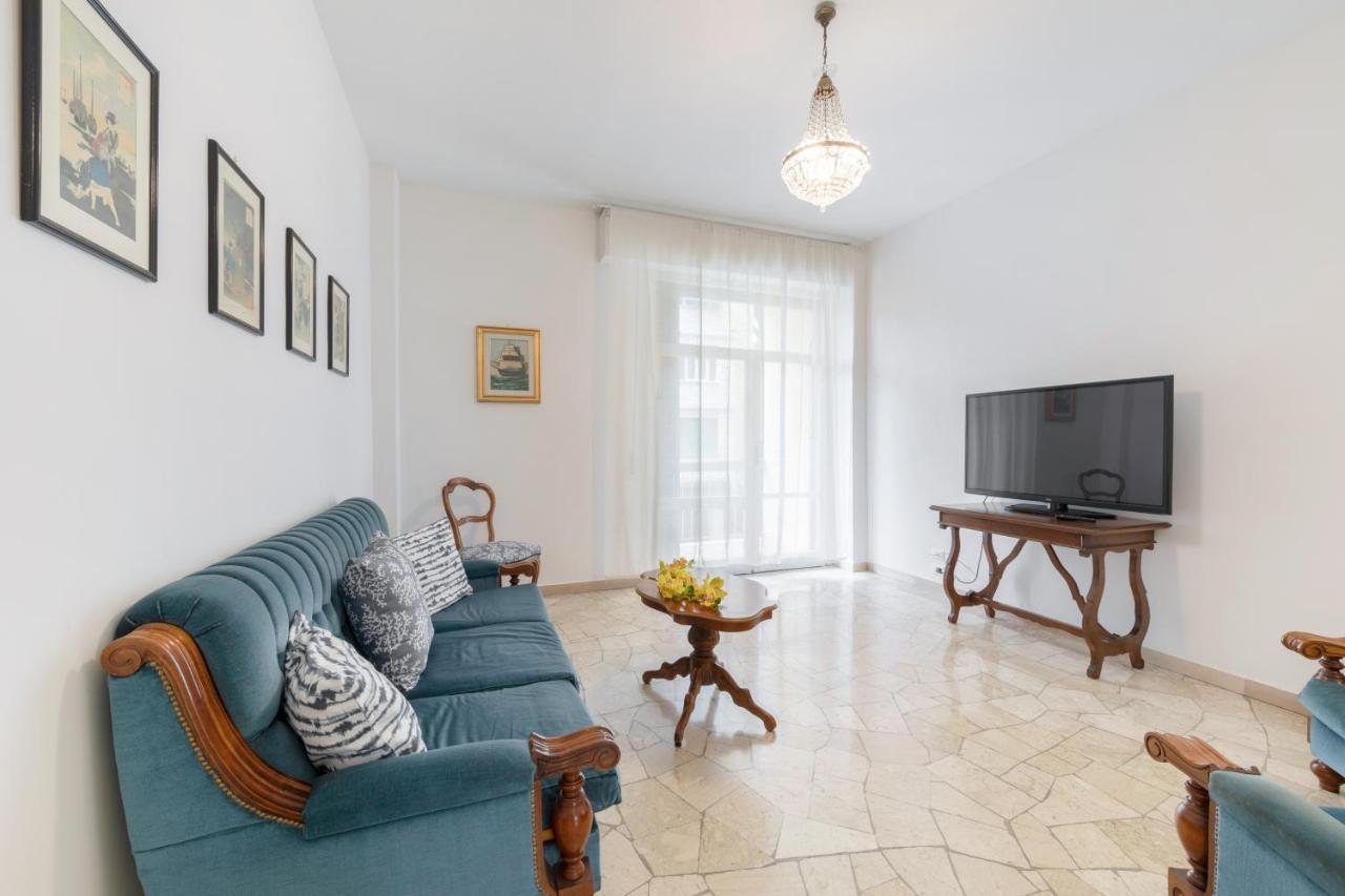 Il Salotto Blu - Appartamento Con Parcheggio Florença Exterior foto