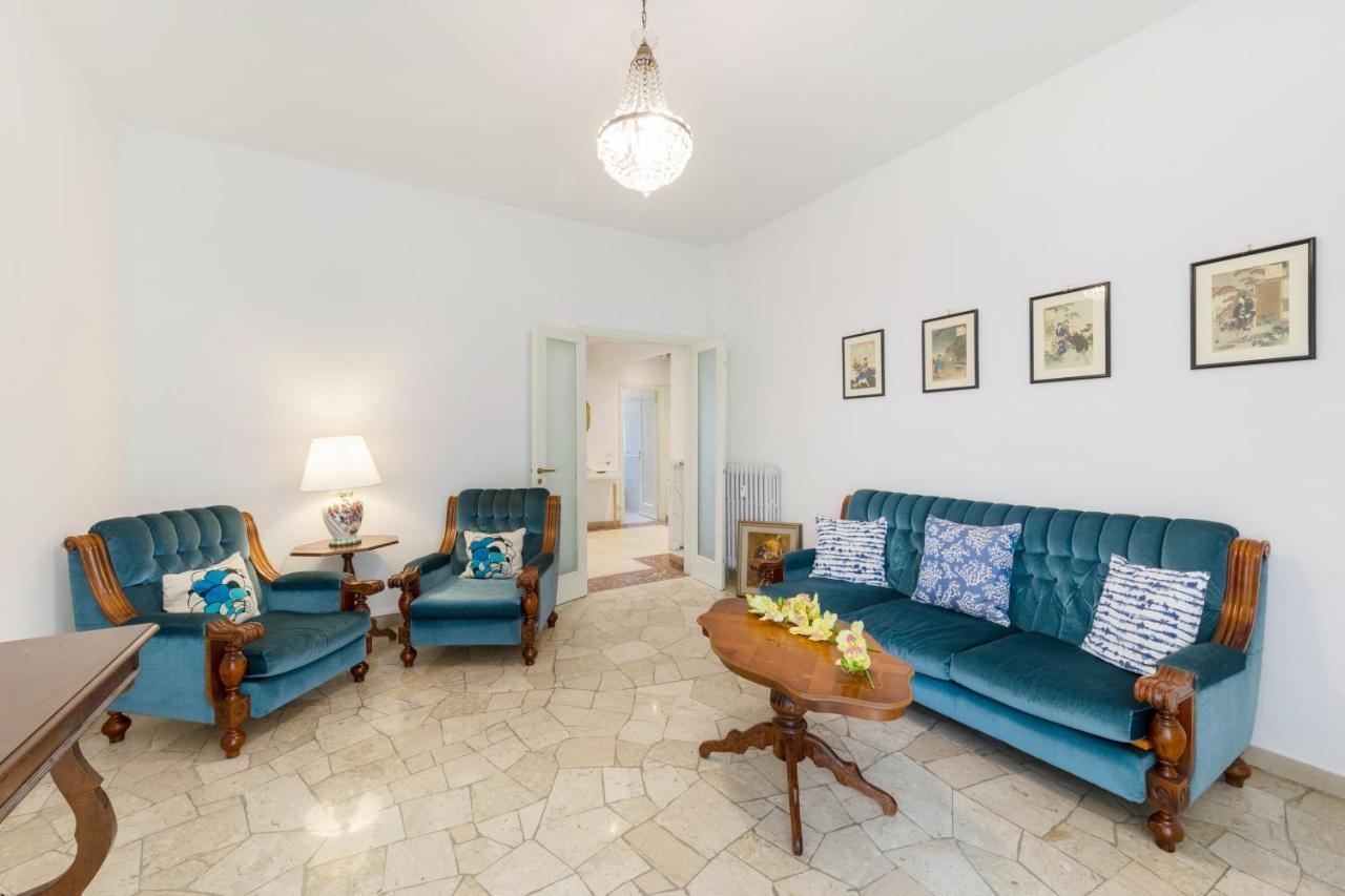 Il Salotto Blu - Appartamento Con Parcheggio Florença Exterior foto