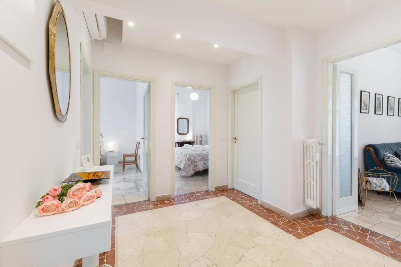 Il Salotto Blu - Appartamento Con Parcheggio Florença Exterior foto