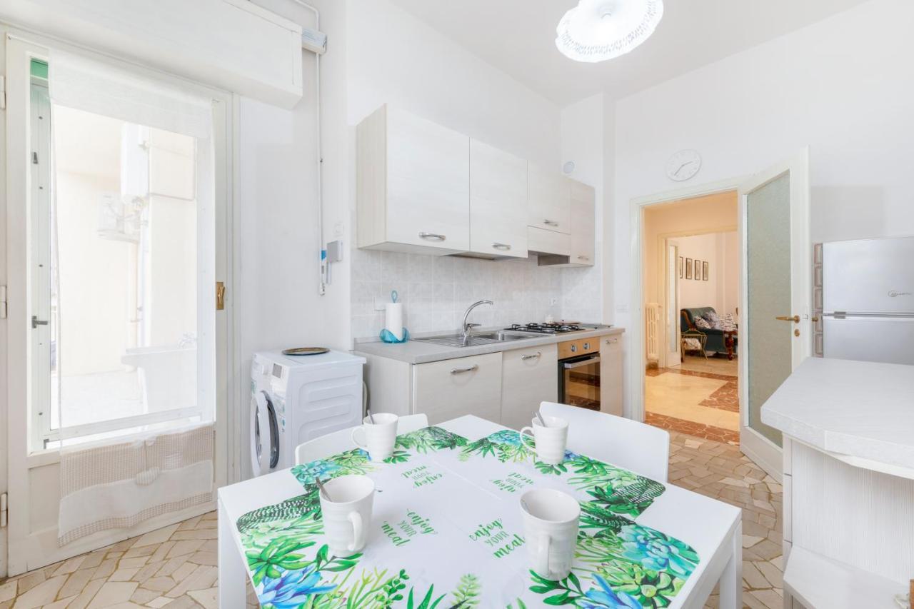 Il Salotto Blu - Appartamento Con Parcheggio Florença Exterior foto