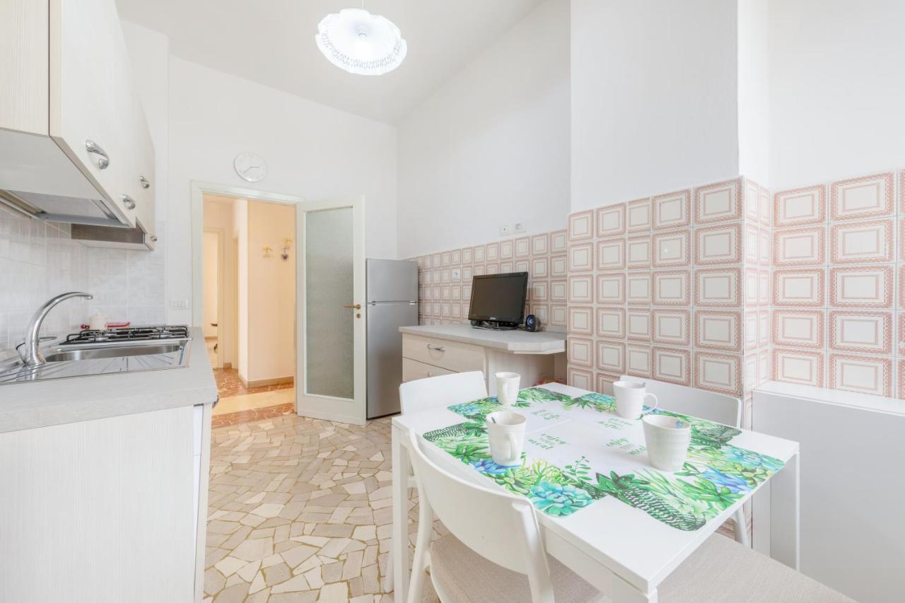 Il Salotto Blu - Appartamento Con Parcheggio Florença Exterior foto